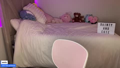 emilyfawn online show from September 2025 03:30:01 AM