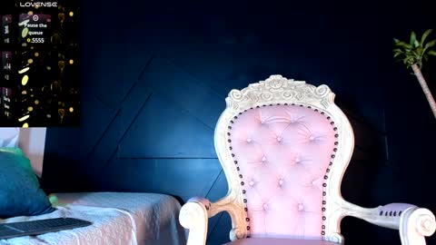 Emily online show from December 2024 11:18:01 AM