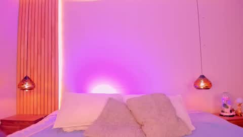 Emily  online show from November 2025 08:09:01 PM