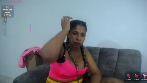 Snapshot of emilyhines__ chatting on November 2025 01:00:02 AM Emilyhines online show from November 2025 01:00:02 AM