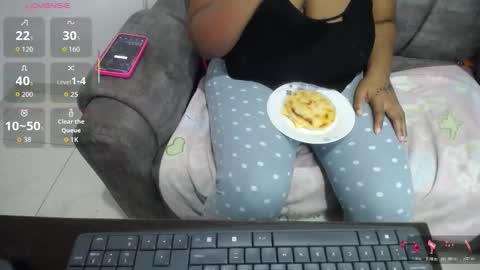 Snapshot of emilyhines__ chatting on December 2025 03:22:01 AM Emilyhines online show from December 2025 03:22:01 AM