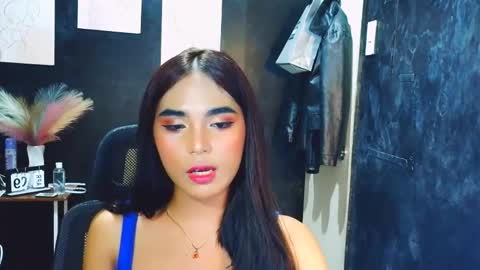 emilyhotasian online show from April 2026 09:25:02 AM