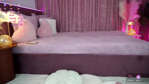 Snapshot of emilyhudsson chatting on November 2025 06:12:01 PM Emily online show from November 2025 06:12:01 PM