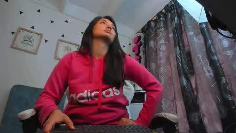 Snapshot of emilyjangcandy_ chatting on November 2025 04:07:01 PM Emily Jang online show from November 2025 04:07:01 PM