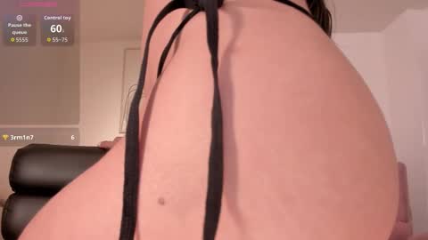 Emily online show from December 2025 09:09:01 PM