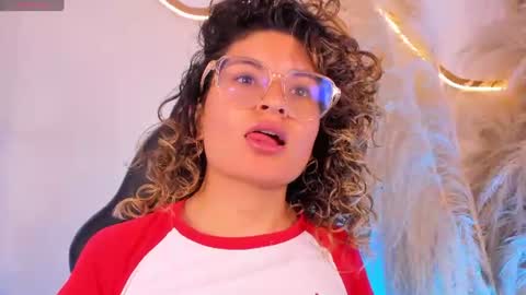 Emilyjonnes  online show from June 2026 04:14:02 AM