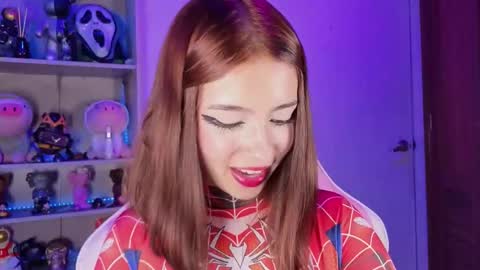 Snapshot of emilykarterr chatting on November 2025 04:18:02 PM VALEEEN online show from November 2025 04:18:02 PM