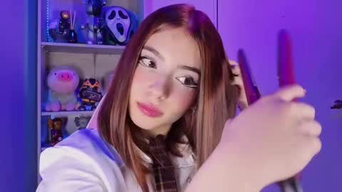 Snapshot of emilykarterr chatting on November 2025 04:08:02 PM VALEEEN online show from November 2025 04:08:02 PM