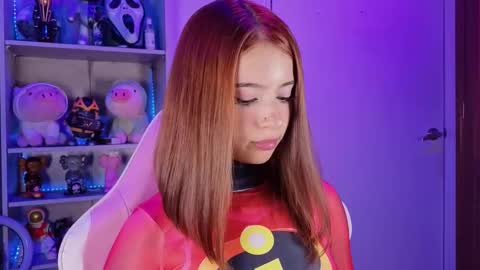 Snapshot of emilykarterr chatting on November 2025 04:07:02 PM VALEEEN online show from November 2025 04:07:02 PM