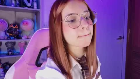 Snapshot of emilykarterr chatting on November 2025 05:34:01 PM VALEEEN online show from November 2025 05:34:01 PM