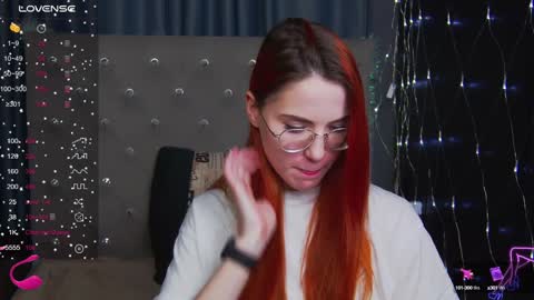 Snapshot of emilykents chatting on January 2025 04:39:01 AM EmilyKents online show from January 2025 04:39:01 AM