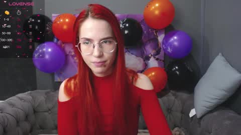 Snapshot of emilykents chatting on October 2025 02:00:01 AM EmilyKents online show from October 2025 02:00:01 AM