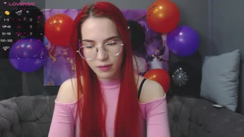 Snapshot of emilykents chatting on October 2025 01:31:01 AM EmilyKents online show from October 2025 01:31:01 AM