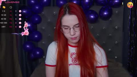 Snapshot of emilykents chatting on November 2025 02:01:02 AM EmilyKents online show from November 2025 02:01:02 AM