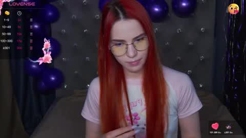 Snapshot of emilykents chatting on November 2025 01:15:01 AM EmilyKents online show from November 2025 01:15:01 AM