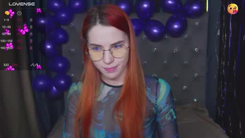 Snapshot of emilykents chatting on December 2025 01:15:02 AM EmilyKents online show from December 2025 01:15:02 AM