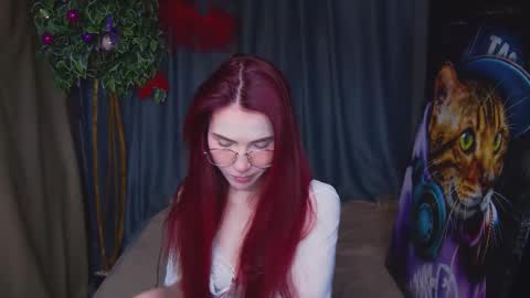 Snapshot of emilykents chatting on December 2025 12:59:02 AM EmilyKents online show from December 2025 12:59:02 AM