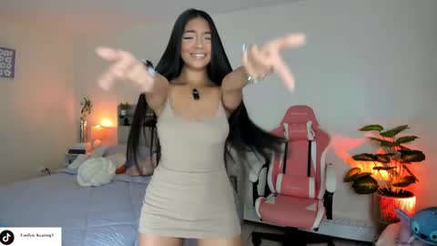 Snapshot of emilyn_keatting chatting on September 2025 02:44:02 AM Em online show from September 2025 02:44:02 AM