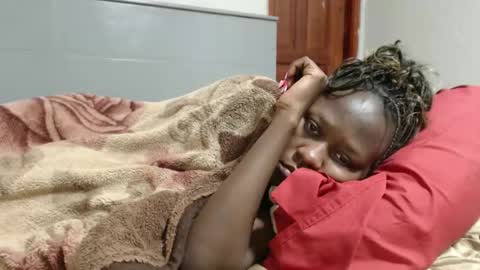 Emilly online show from November 2025 01:18:02 AM