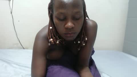 Emilly online show from April 2026 10:07:02 PM