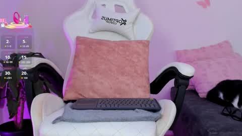 Snapshot of emilyrive chatting on October 2025 09:44:01 PM Emily online show from October 2025 09:44:01 PM