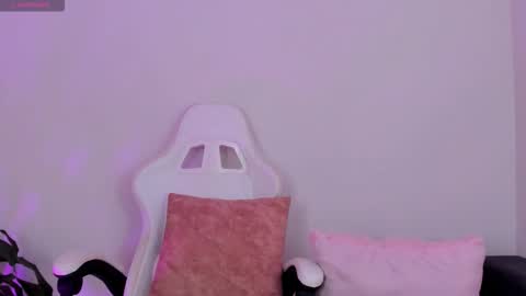 Snapshot of emilyrive chatting on October 2025 10:14:02 PM Emily online show from October 2025 10:14:02 PM