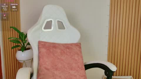 Snapshot of emilyrive chatting on November 2025 09:42:02 AM Emily online show from November 2025 09:42:02 AM