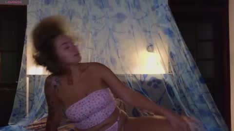 Emily Robbie online show from February 2026 07:10:01 PM