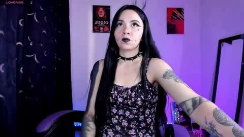 Snapshot of emilyrymer chatting on September 2025 05:57:02 PM Emily Support me to have 100 likes plx online show from September 2025 05:57:02 PM