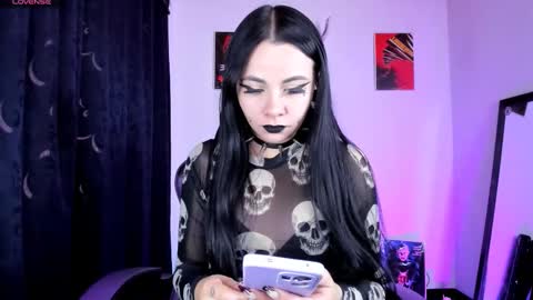 Snapshot of emilyrymer chatting on October 2025 09:27:01 PM Emily Support me to have 100 likes plx online show from October 2025 09:27:01 PM