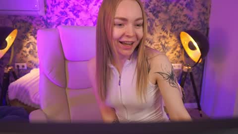 Snapshot of emilysunshines chatting on April 2026 07:33:02 AM MY NAME IS Emily WELCOME EVERYONE I WILL BE HAPPY TO GIVE YOU WHAT YOU HAVE DREAMED OF FOR SO LONG online show from April 2026 07:33:02 AM