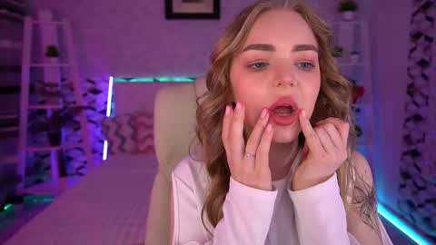 Snapshot of emilysunshines chatting on May 2026 06:40:01 AM MY NAME IS Emily WELCOME EVERYONE I WILL BE HAPPY TO GIVE YOU WHAT YOU HAVE DREAMED OF FOR SO LONG online show from May 2026 06:40:01 AM