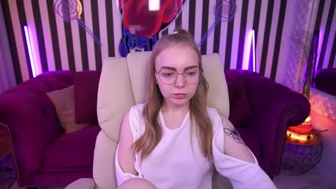 Snapshot of emilysunshines chatting on May 2026 01:05:02 PM MY NAME IS Emily WELCOME EVERYONE I WILL BE HAPPY TO GIVE YOU WHAT YOU HAVE DREAMED OF FOR SO LONG online show from May 2026 01:05:02 PM