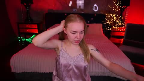 Snapshot of emilysunshines chatting on May 2026 07:25:01 AM MY NAME IS Emily WELCOME EVERYONE I WILL BE HAPPY TO GIVE YOU WHAT YOU HAVE DREAMED OF FOR SO LONG online show from May 2026 07:25:01 AM