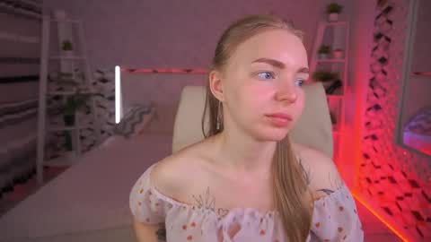 Snapshot of emilysunshines chatting on May 2026 06:10:02 AM MY NAME IS Emily WELCOME EVERYONE I WILL BE HAPPY TO GIVE YOU WHAT YOU HAVE DREAMED OF FOR SO LONG online show from May 2026 06:10:02 AM