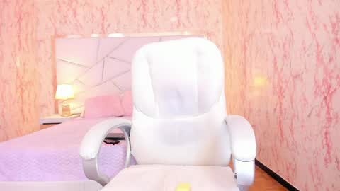 Snapshot of emilywhinfre chatting on May 2026 09:01:02 PM Emily 2200 - 600GMT-5 online show from May 2026 09:01:02 PM
