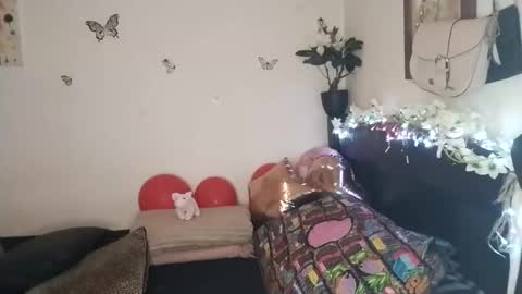 Snapshot of emilywhitee_ chatting on October 2025 12:44:01 AM Valentina independent model online show from October 2025 12:44:01 AM