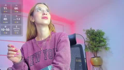 Snapshot of emilywillis8 chatting on November 2025 02:17:01 PM E M I L Y online show from November 2025 02:17:01 PM