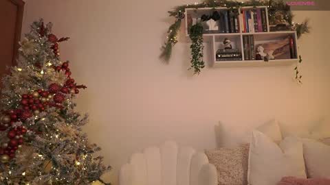 Snapshot of emilyxrose_ chatting on December 2024 07:15:02 PM IG thickemmsss online show from December 2024 07:15:02 PM