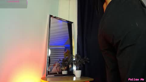 Emily  online show from March 2026 03:19:01 AM