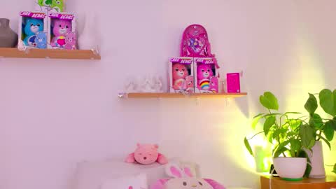 Emily Bank online show from March 2026 07:20:02 PM