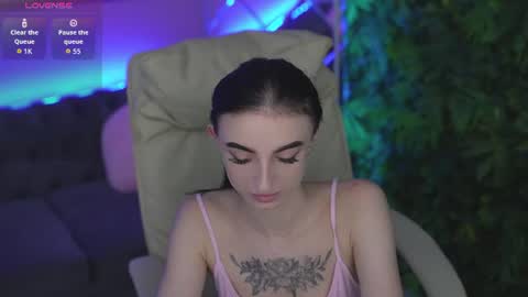 Snapshot of emilyymoon chatting on July 2026 06:50:01 AM emilyymoon online show from July 2026 06:50:01 AM