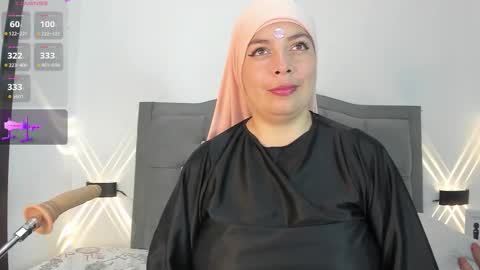 Snapshot of emira199 chatting on October 2025 01:10:01 PM emira199 online show from October 2025 01:10:01 PM