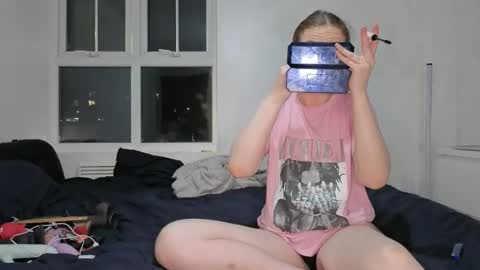 emliyjamesmjb online show from April 2026 09:46:01 PM