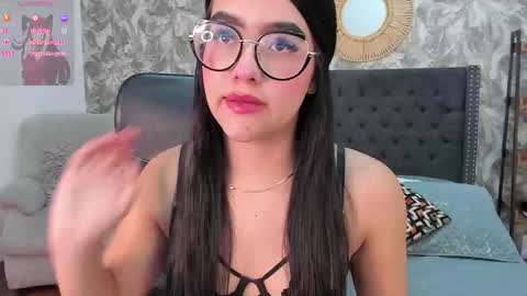 Snapshot of emma_1025 chatting on October 2025 01:09:02 PM emma  online show from October 2025 01:09:02 PM