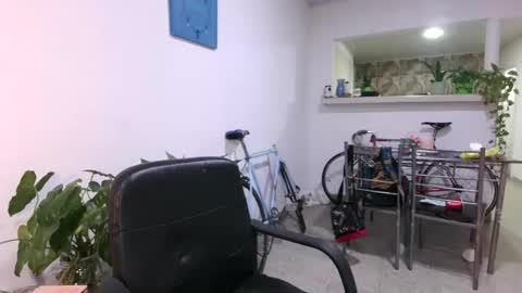 emma______1996 online show from April 2026 08:28:01 AM