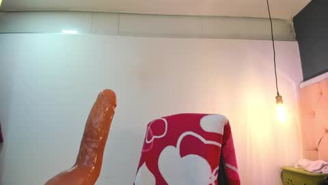 Snapshot of emma__love_ chatting on February 2025 01:28:01 PM Emma online show from February 2025 01:28:01 PM