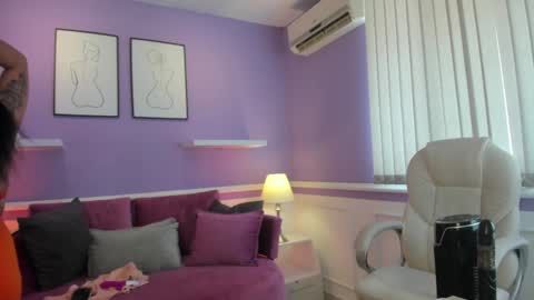 emma__walkerr_ online show from February 2025 07:05:02 PM