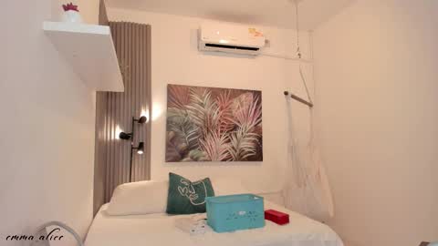 Alice online show from September 2025 12:05:02 PM