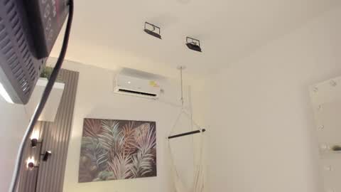 Snapshot of emma_alice_ chatting on February 2026 11:37:02 AM Alice online show from February 2026 11:37:02 AM